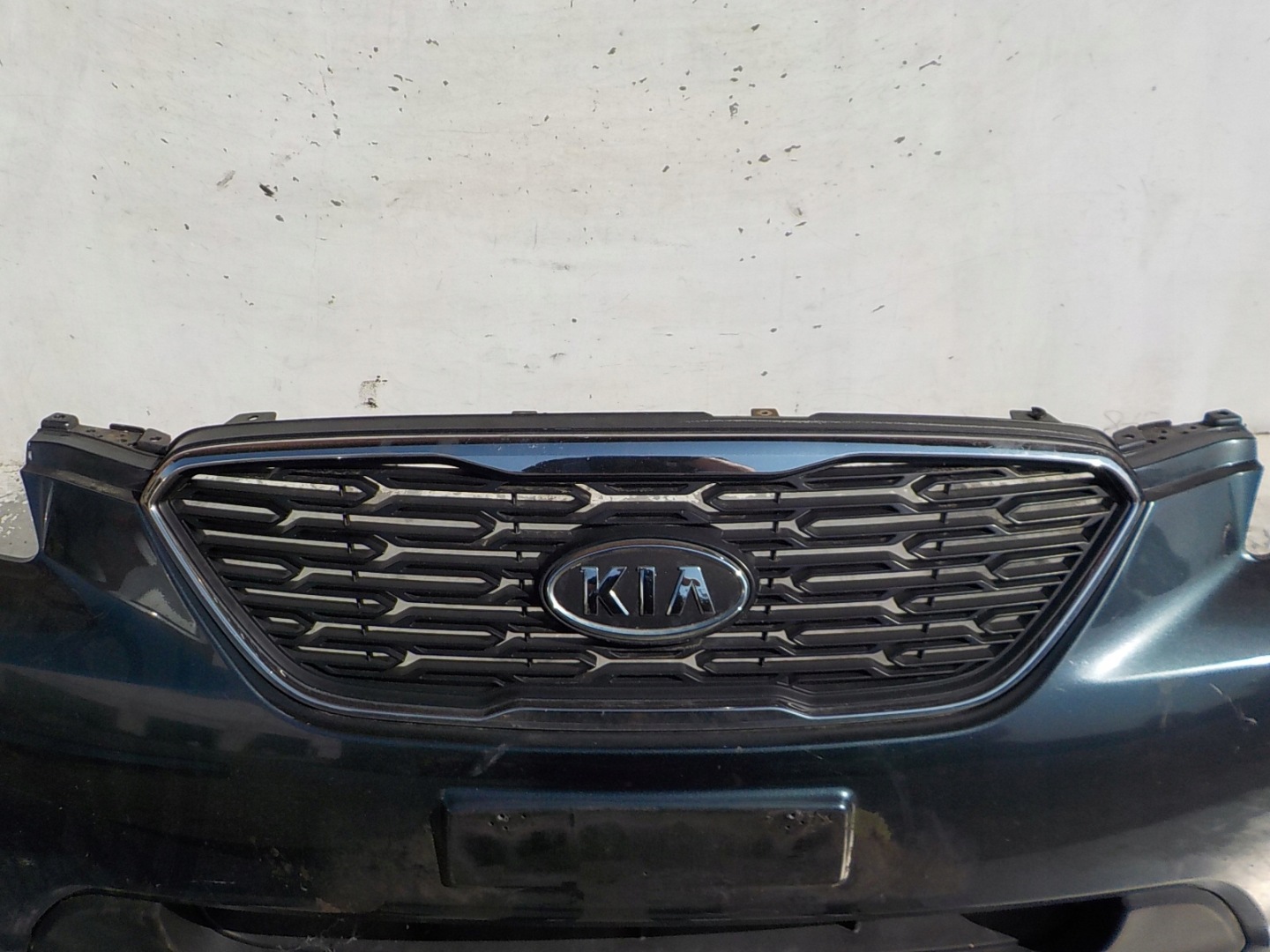 564 KIA CARENS III LIFT nárazník předek přední