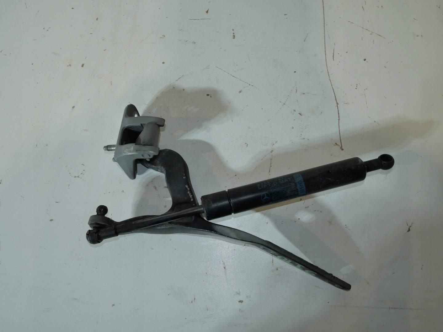 Scharnier heckklappe MERCEDES E KLASA W211 links
