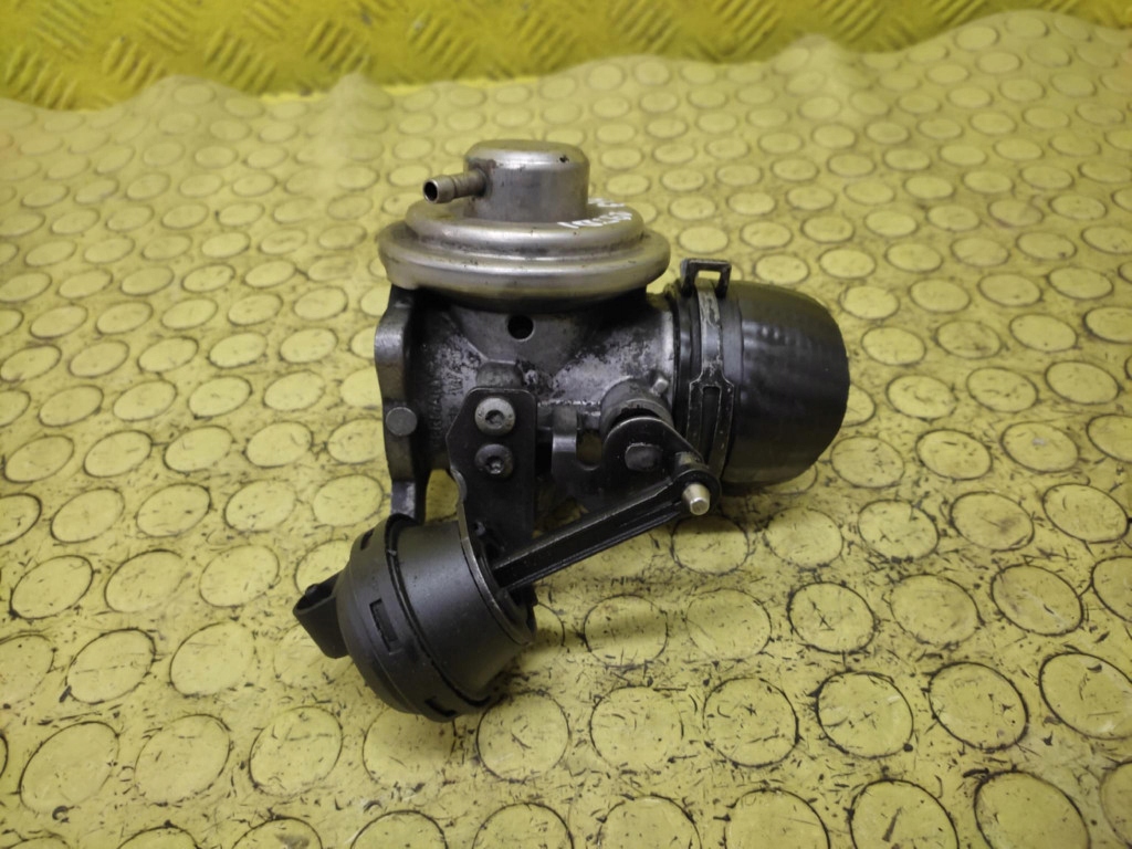AUDI A3 8L 1.9 TDI AGR-Ventil 038129637B