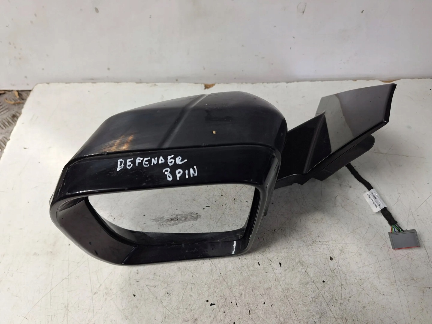 mirror left Land Rover Defender II L633 19- 8PIN