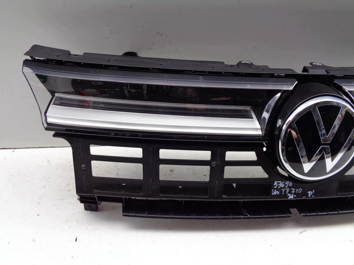 grille VW T7 7T 7T0 21- NR 53696