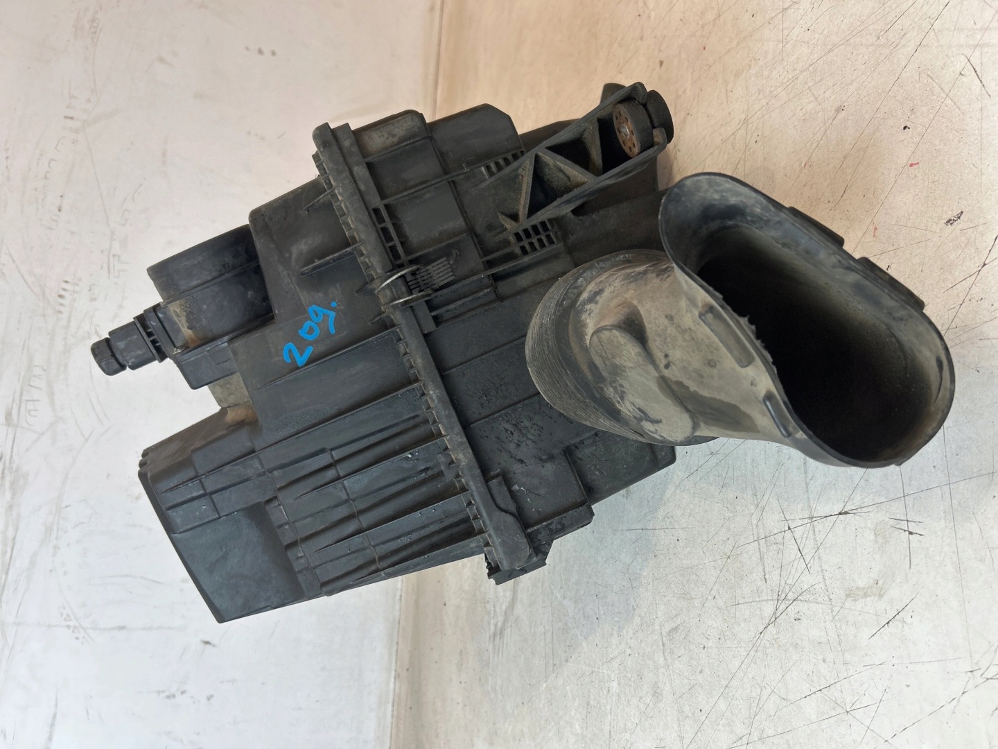 Gehäuse filter luft Volkswagen T5 2.5 TDI