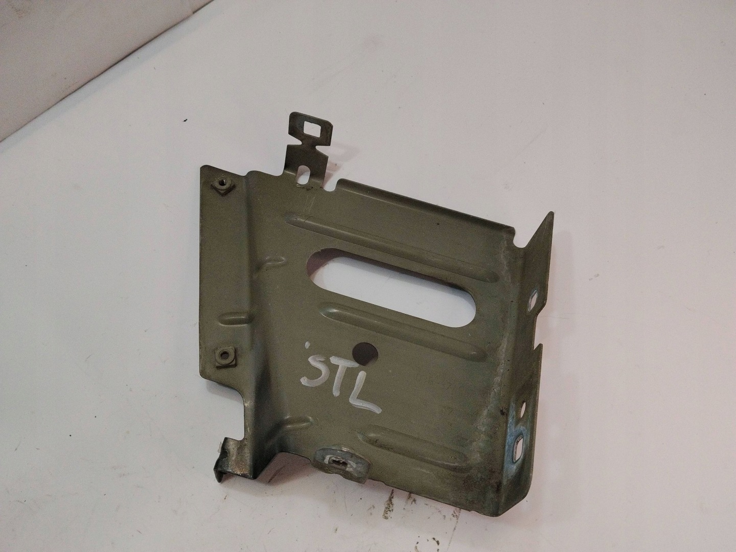 Support plaque Aile Renault Master III 03G37490R
