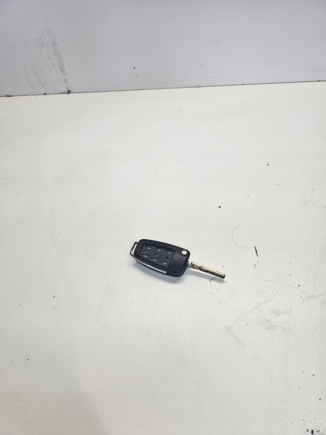 key PILOT SCYZORYK AUDI A3 8P 8P0837220D *2*