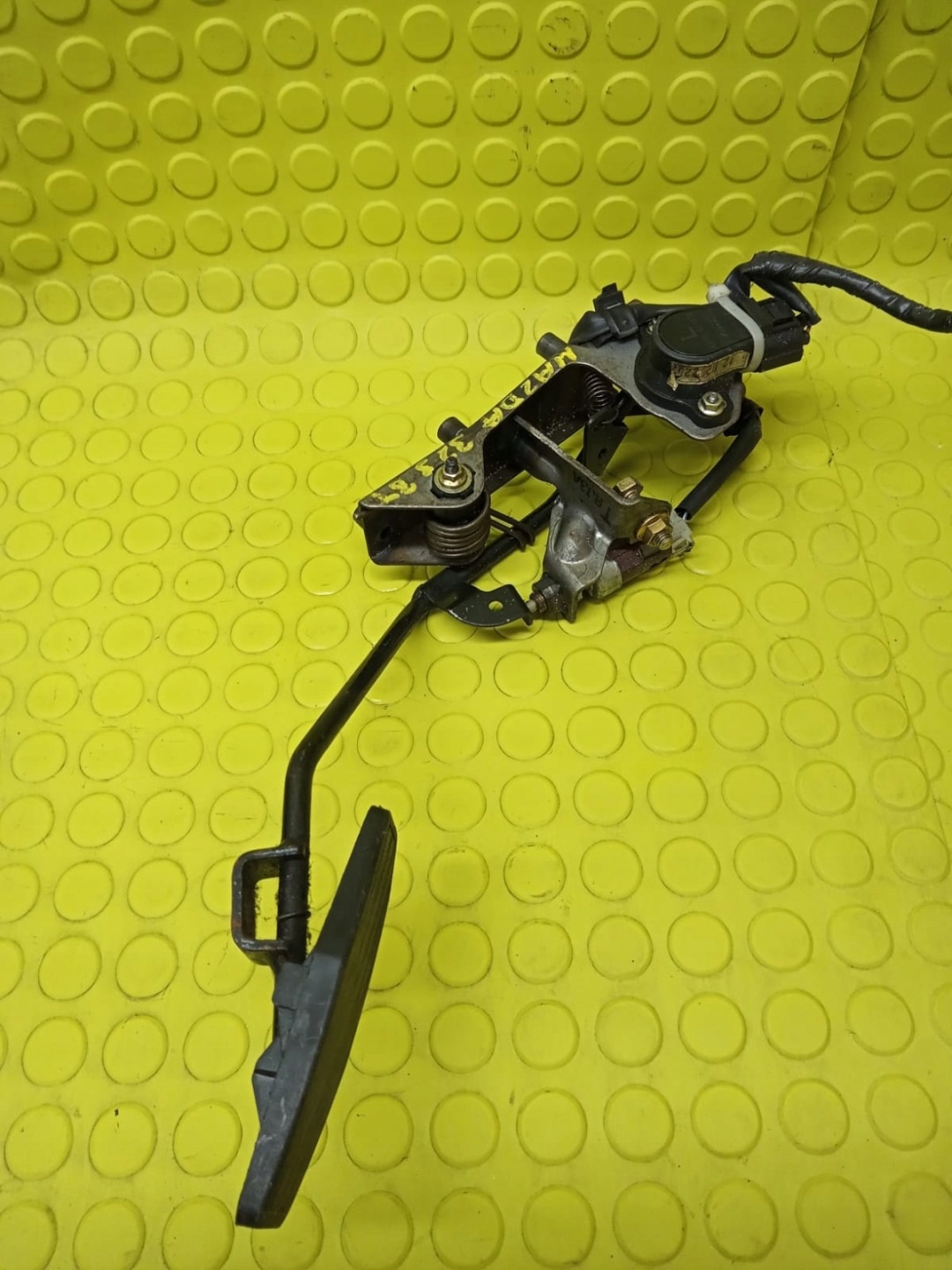 MAZDA 323 2.0 DITD potentiometer Gas CB0541AC0