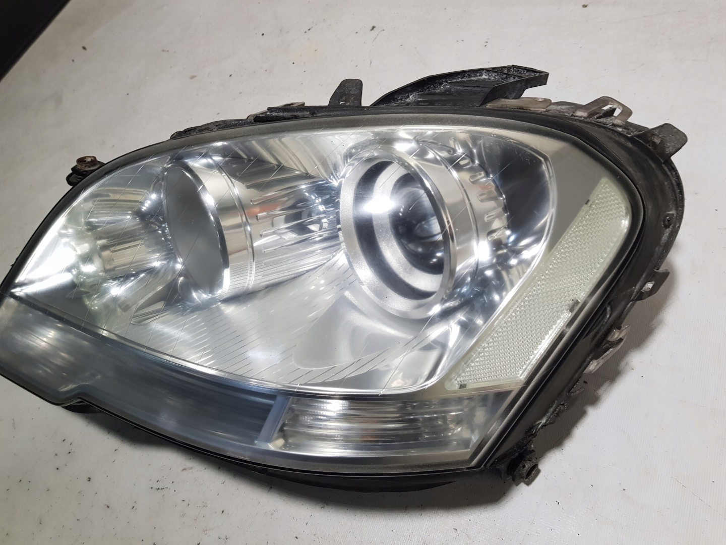MERCEDES ML W164 LIFT light left front UK 1648202159