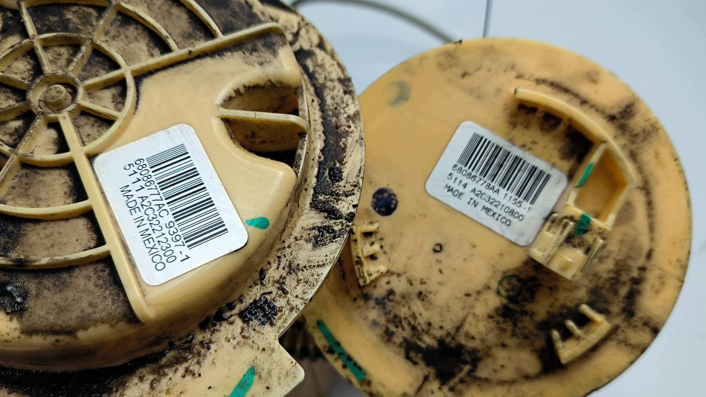 pump fuel 68086778AA FIAT FREEMONT