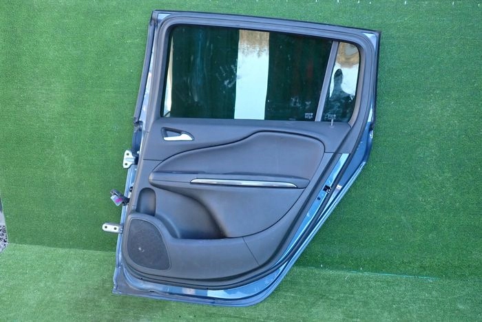 OPEL ZAFIRA C door right rear. rear part