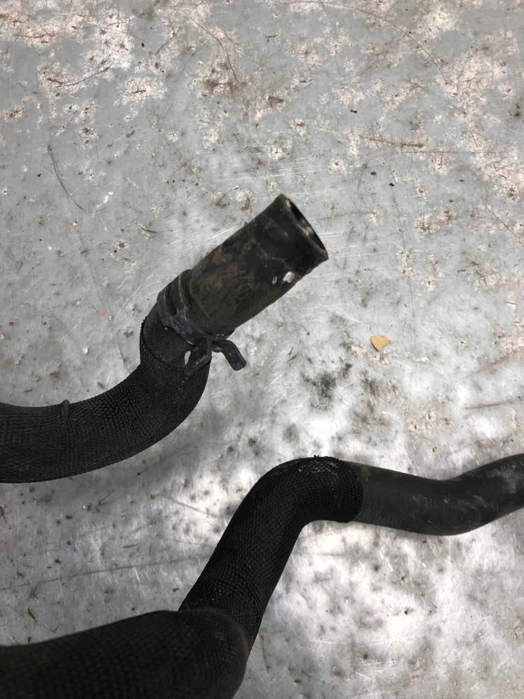 pumpa vode MERCEDES W205 KOMBI A2118350364