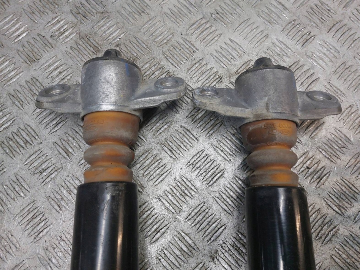 shock absorber spring left right rear part KIA CEED III HB 55300-J7AA0