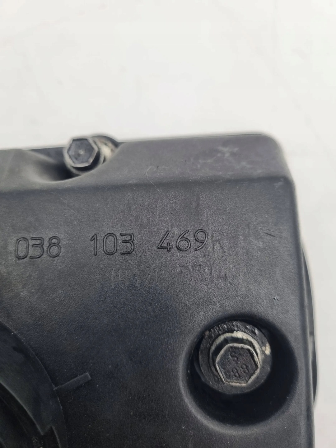 Abdeckung der Ventile 038103469R Audi A4 S4 B6 8E 8H 2004