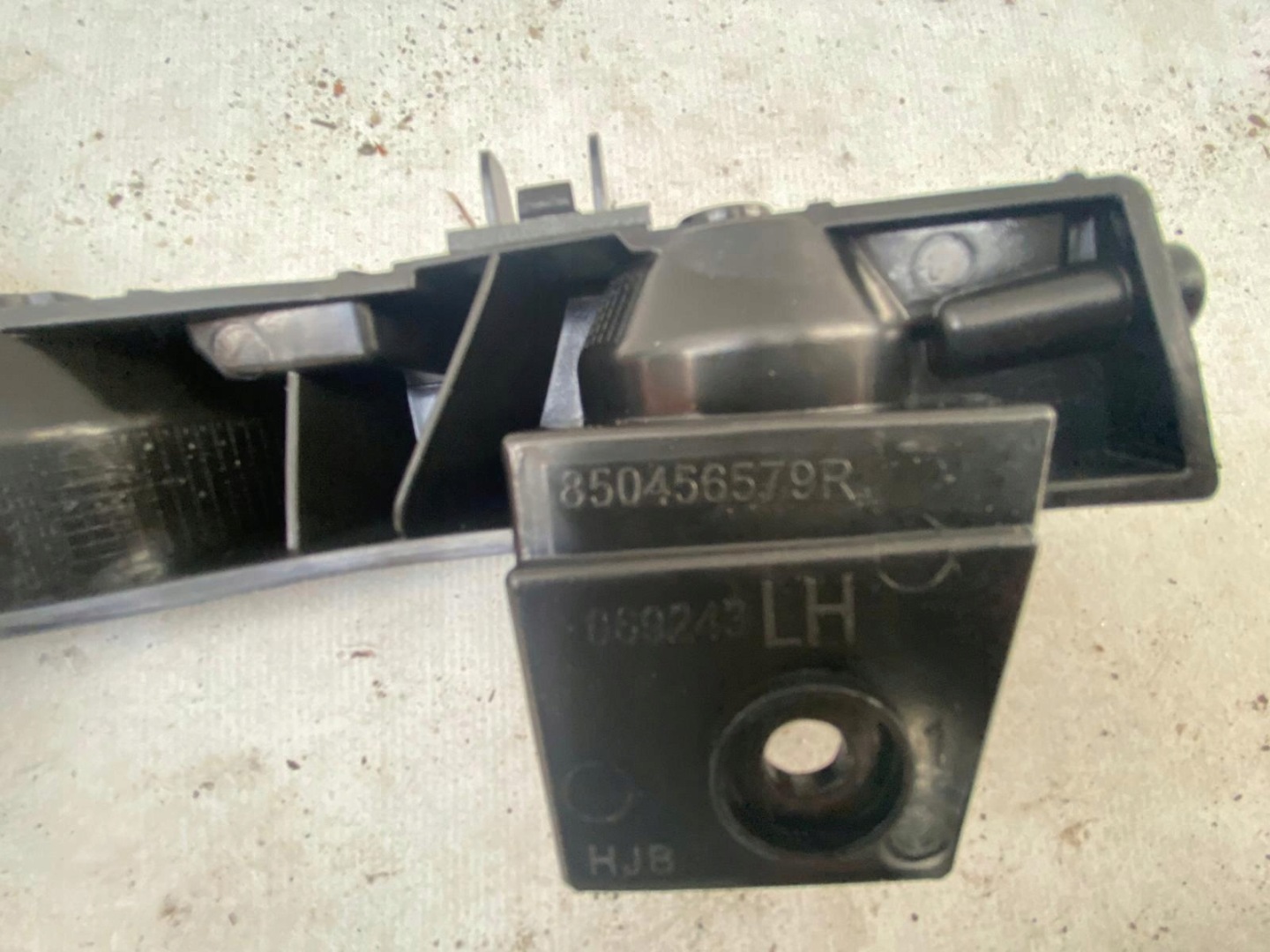 RENAULT CAPTUR II 19- bumper bracket left rear part rear 850456579R