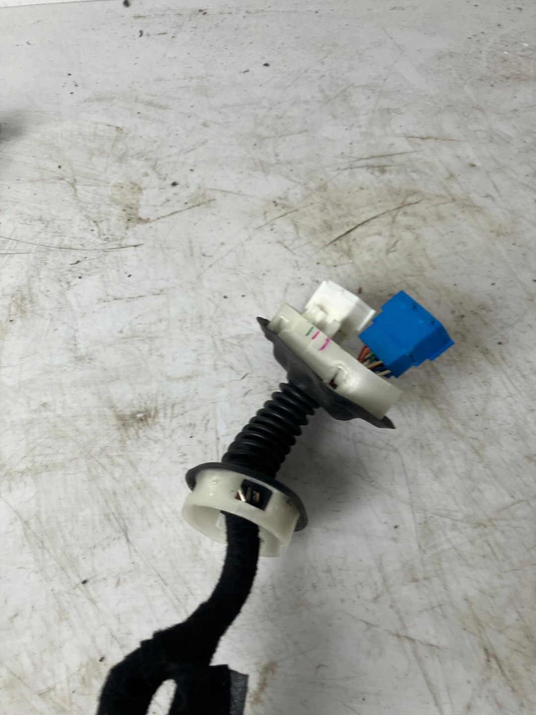 bundle door left front C4 II B7 KEYLESS 9810100880