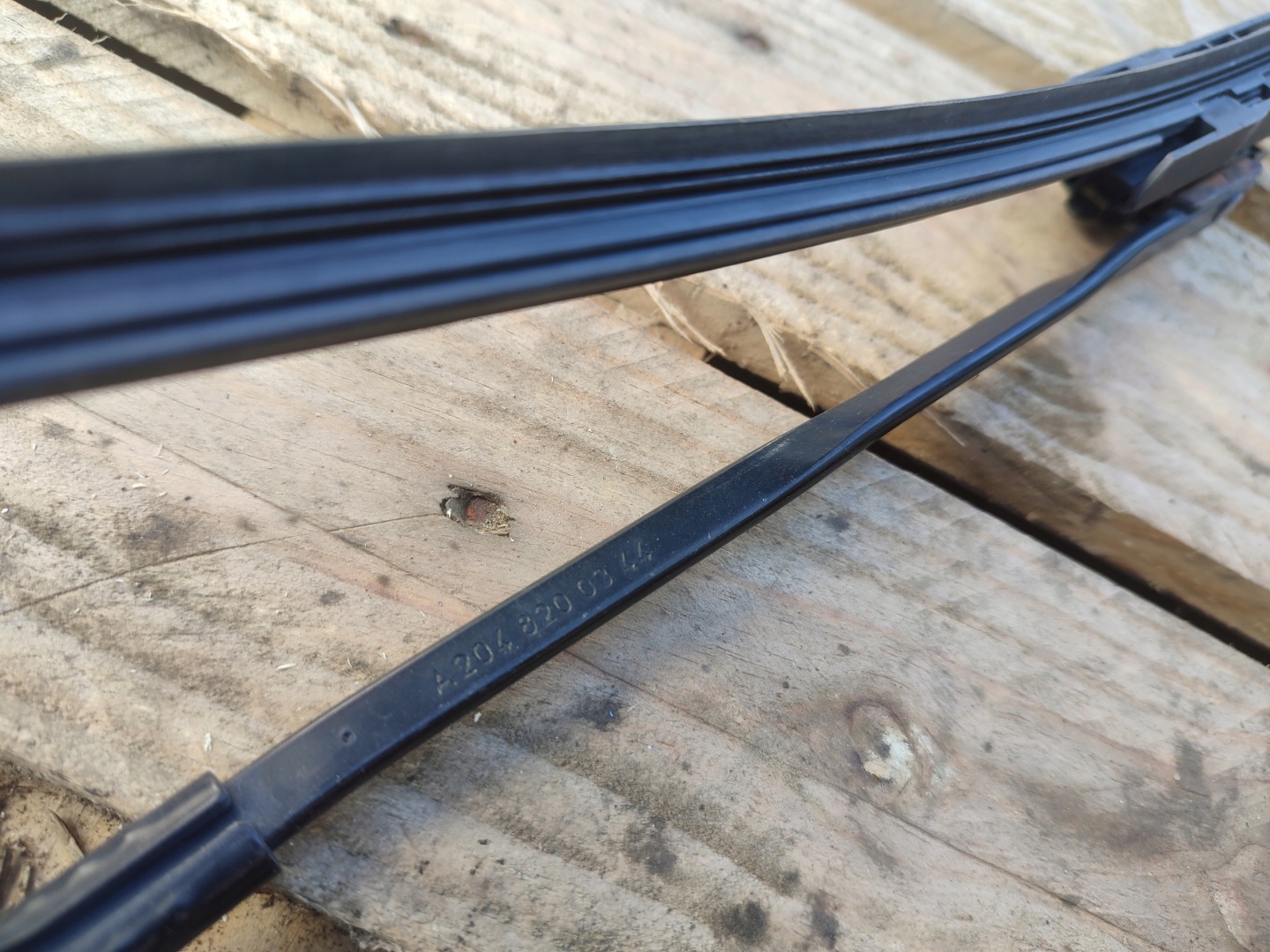 wischerarm links oder rechts MERCEDES W204 A2048200144 A2048200344