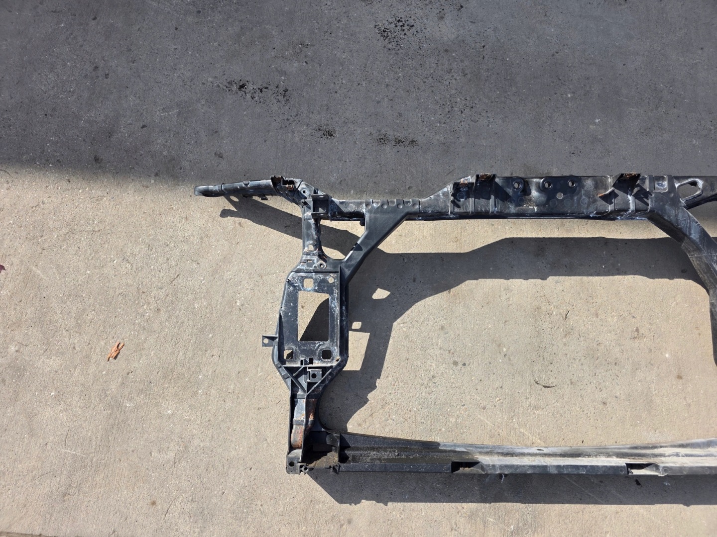 support panel for radiators pillar iron AUDI A4 B8 A5 8T LIFT 8K0805594M