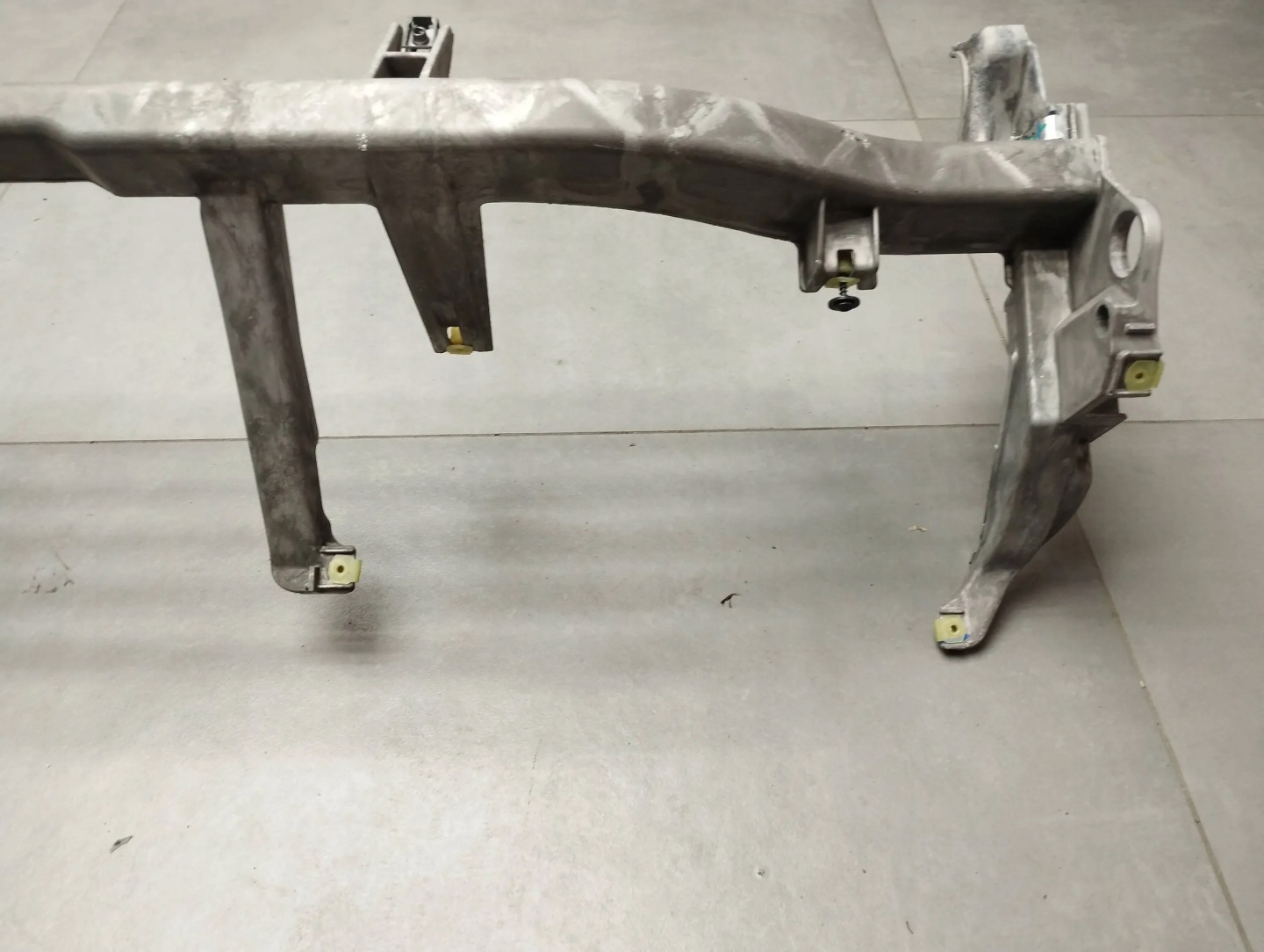 Peugeot 508 sider support consoles 9686444980