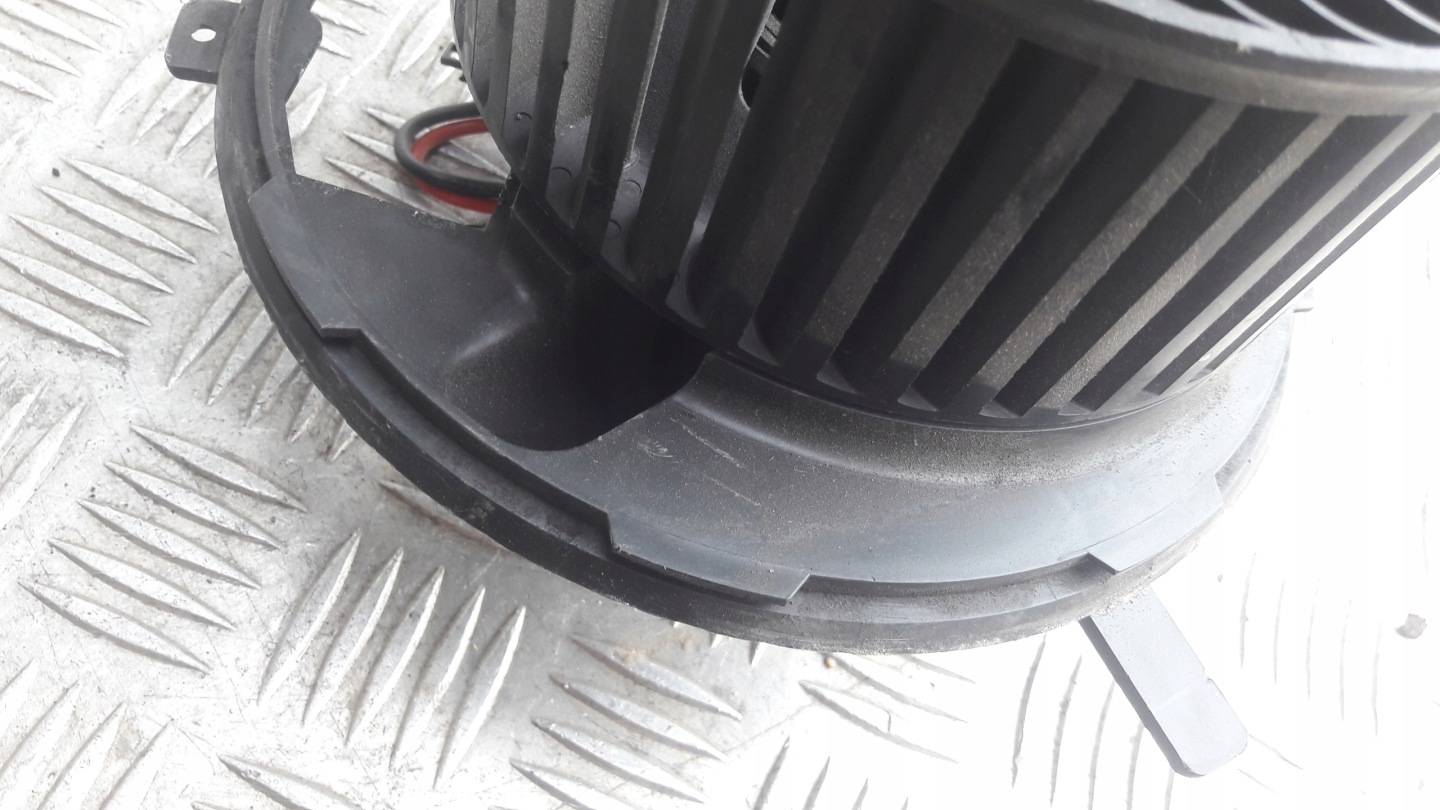 VW TOURAN tOPENÍ ventilátor topení 1k2820015e