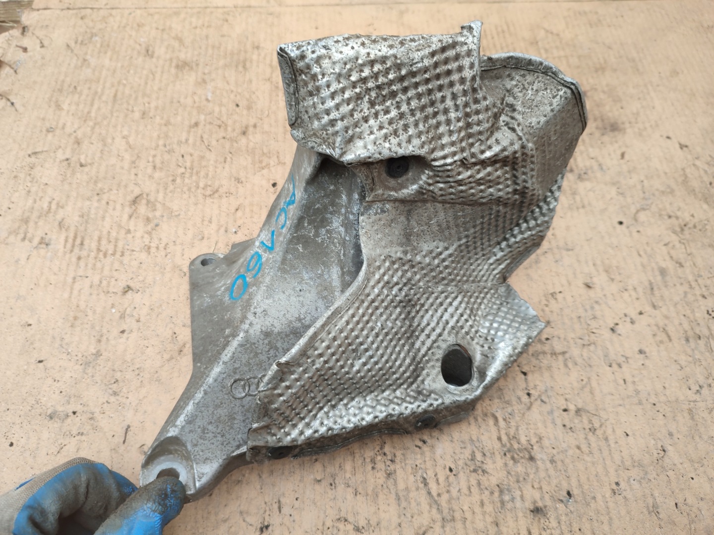 Support Support plaque Moteur AUDI A4 B7 2.0 TFSI 8E0199308AH