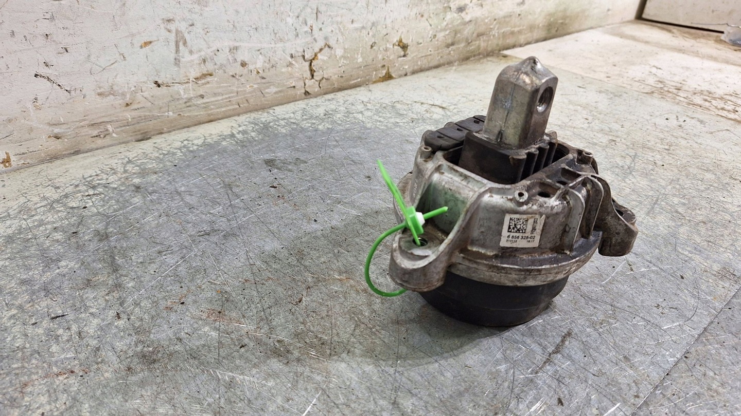 engine mount right 6856328 BMW 5 F10 F11
