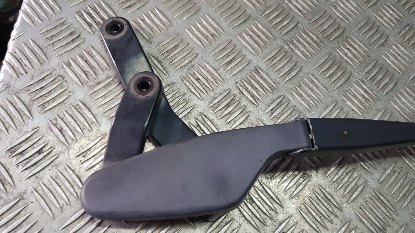 MERCEDES W204 wiper arm right A2048201544