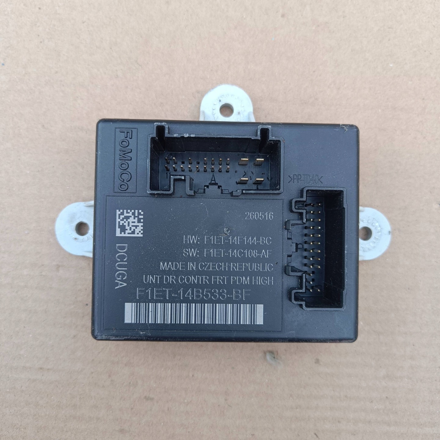 Ford Kuga MK2 front side right control unit / module door