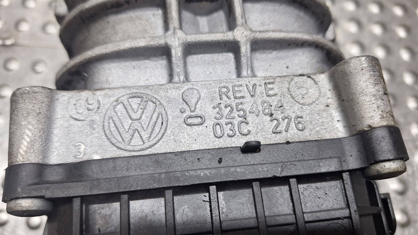 compressor 03C145755J GOLF V A3 8P SCIROCCO III TIGUAN and 1.4 TSI
