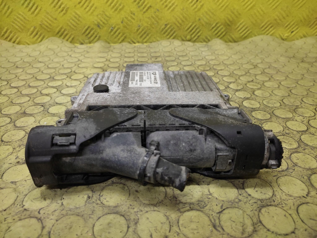 OPEL MERIVA control unit of the engine 55198927