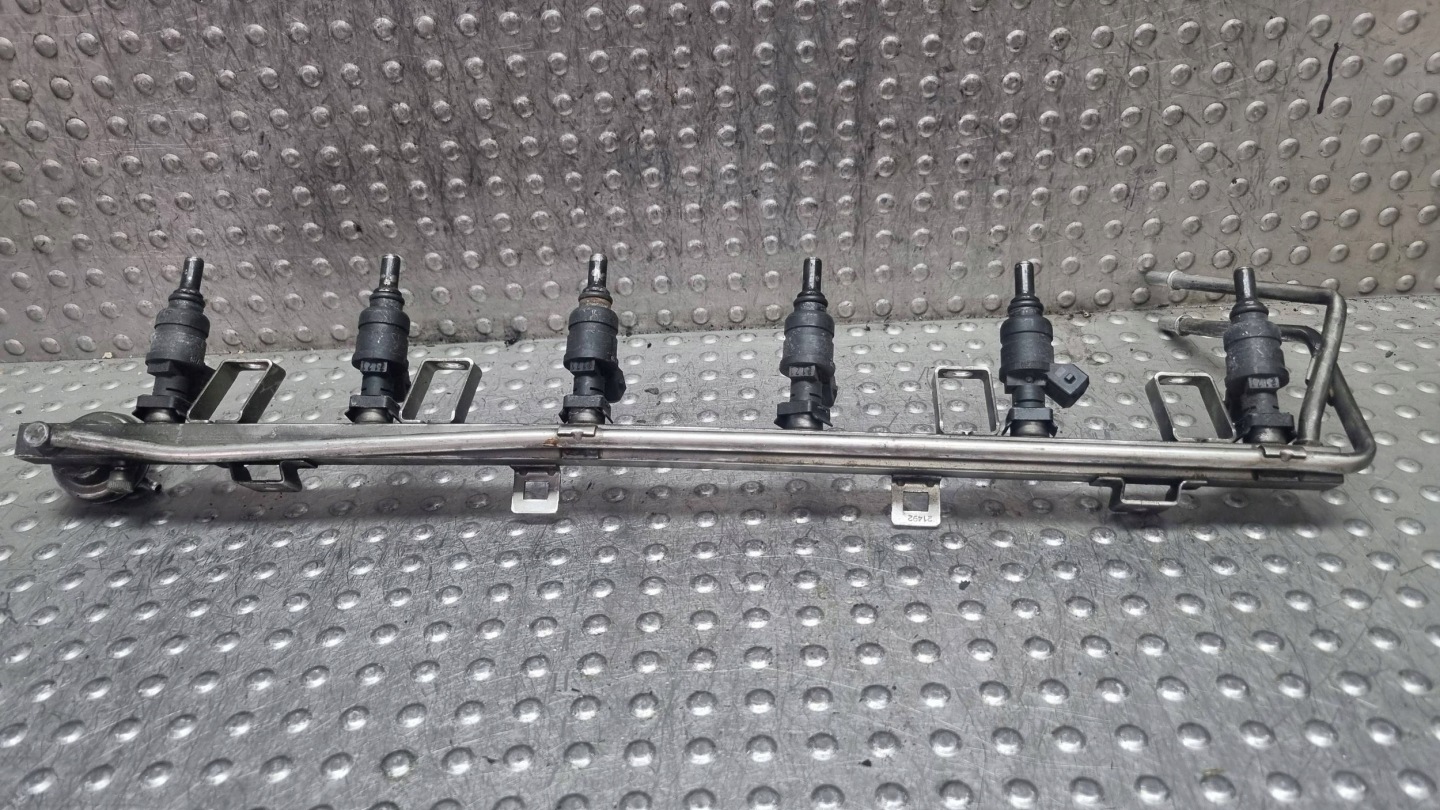 Rampe injection Injecteurs 1427335 1427240 BMW E39 E46 E60 E61 E53 E83 2.0i