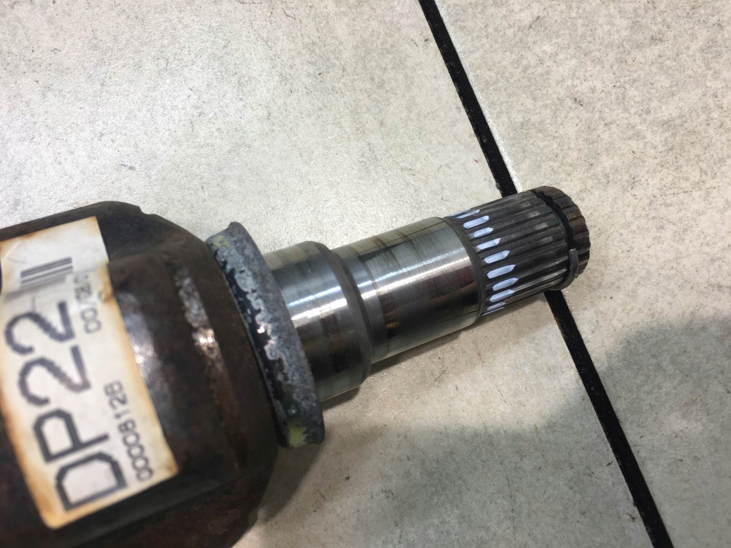 semi-axis left short. TOYOTA YARIS and 1.3