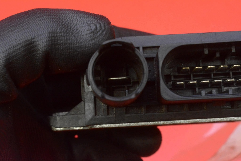 relay plugs glow 859172301 BMW E90 E91 2.0 D 143 KM 04-10