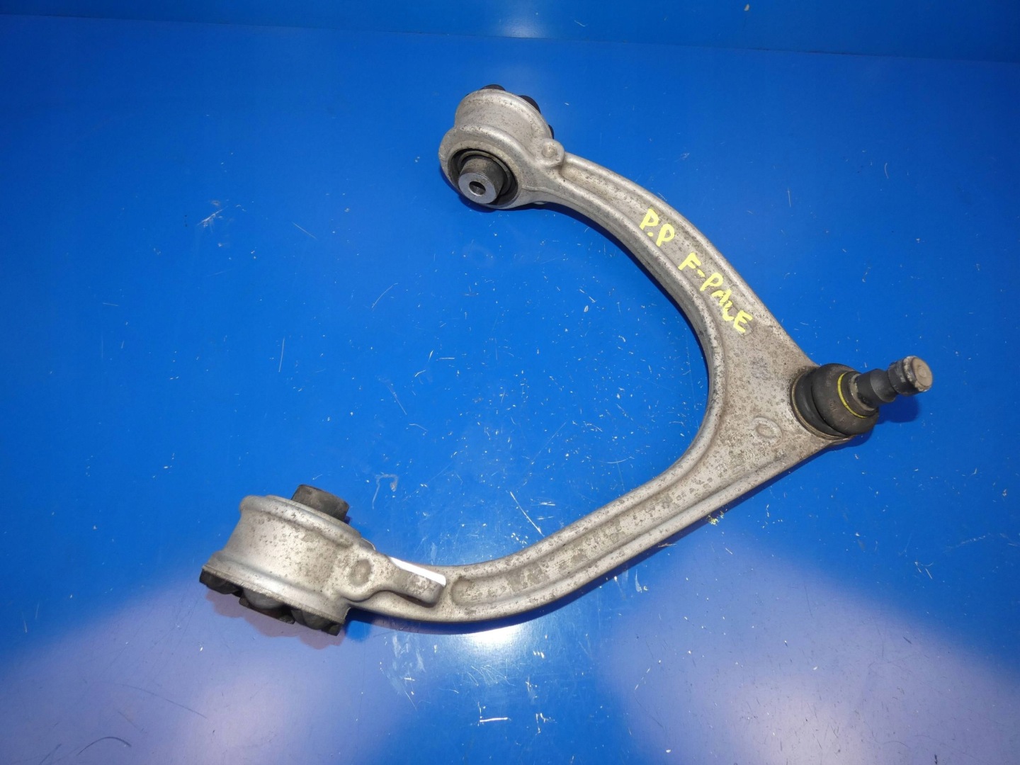 Jaguar F-Pace X761 arm right front front upper