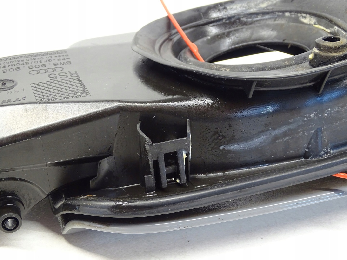 Tankklappe des Kraftstoffsbehälters AUDI RS5 COUPE 8W6809906B