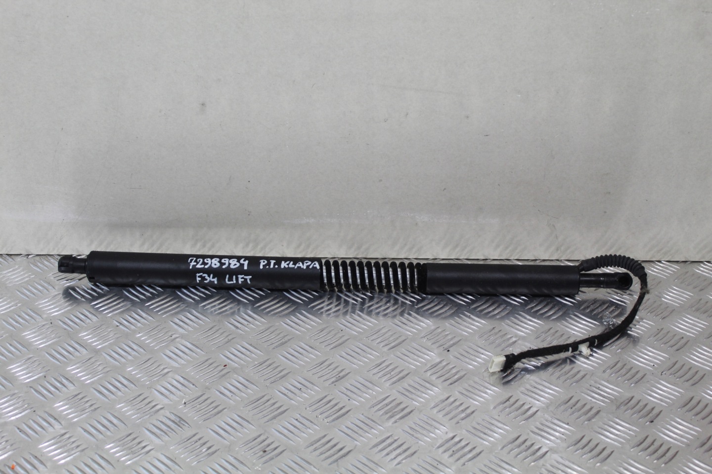 damper bonnet right rear part BMW 3 F34 LIFT