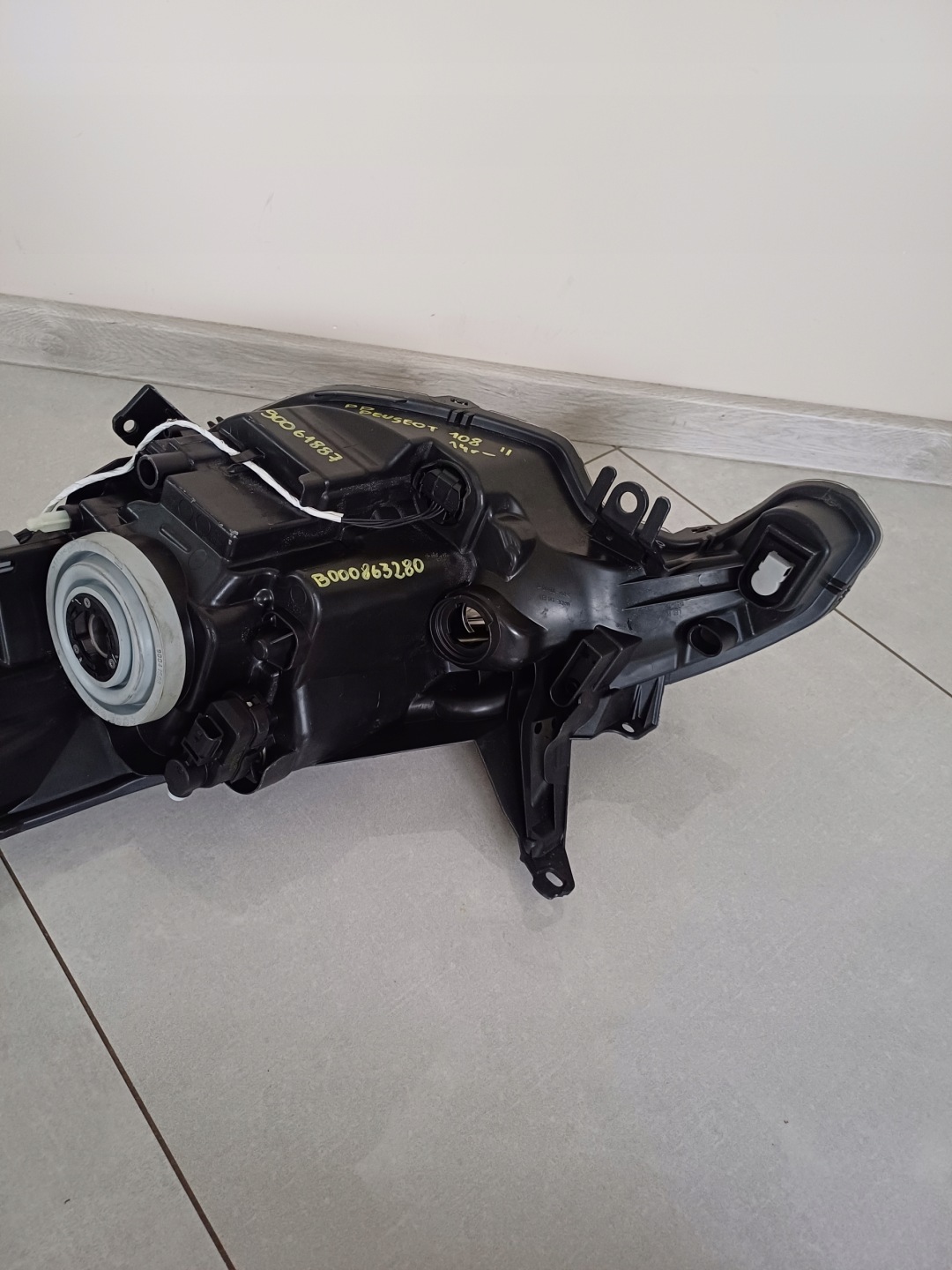 light right front Peugeot 108 II 14R- 90061887
