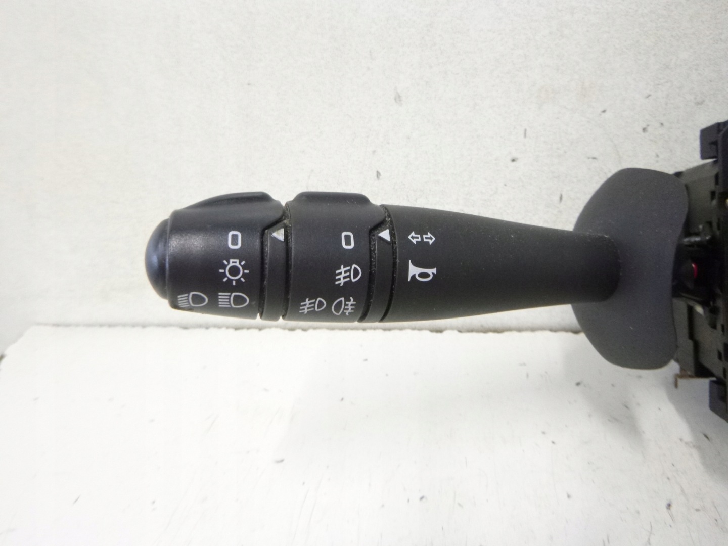 DEVIO LUCI DEVIO tergicristalli indicatori di direzione Renault Twingo II 2011r. 8200856009