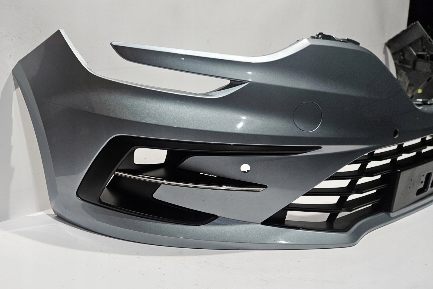 front bumper RENAULT MEGANE IV LIFT 21- PDC original 620220472R
