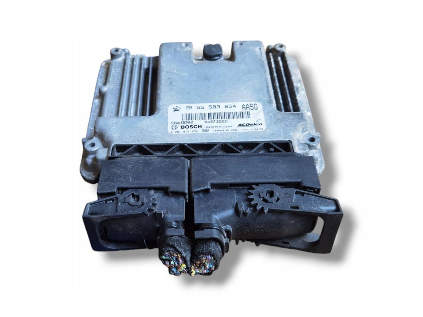 control unit of the engine Opel Astra J 2011 55583654