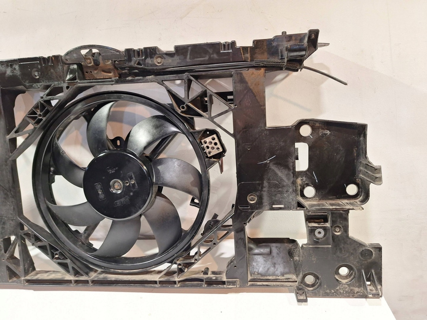support panel for radiators fan 752107160R RENAULT FLUENCE 1.5 DCI 10