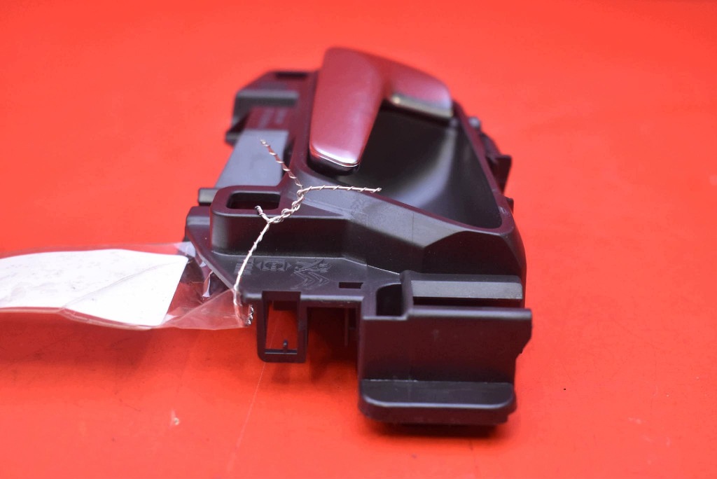 handle inner left front SREBRNA 311339 OPEL CROSSLAND LIFT 20-24