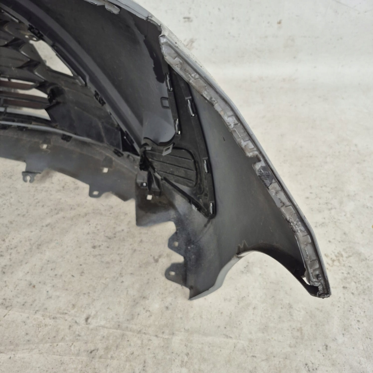 TOYOTA YARIS III LIFT 17-20 bumper front front