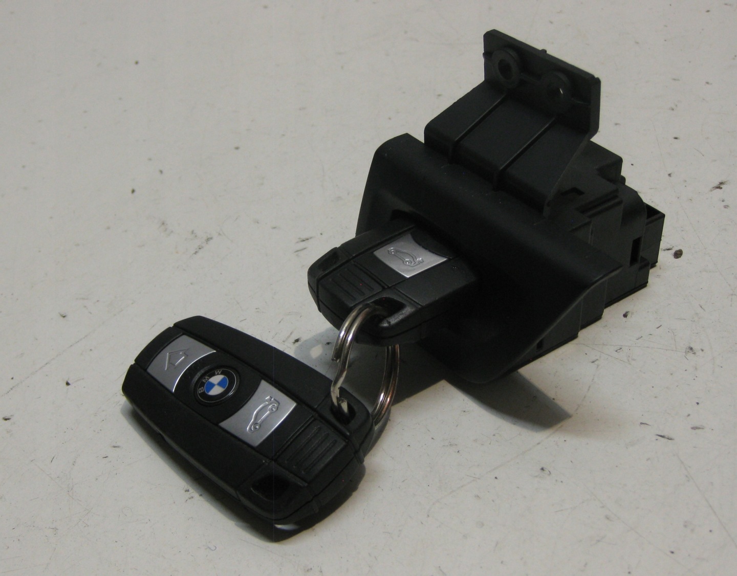 BMW E87 5D 07R ignition adapter PILOTA 2x key 6954717