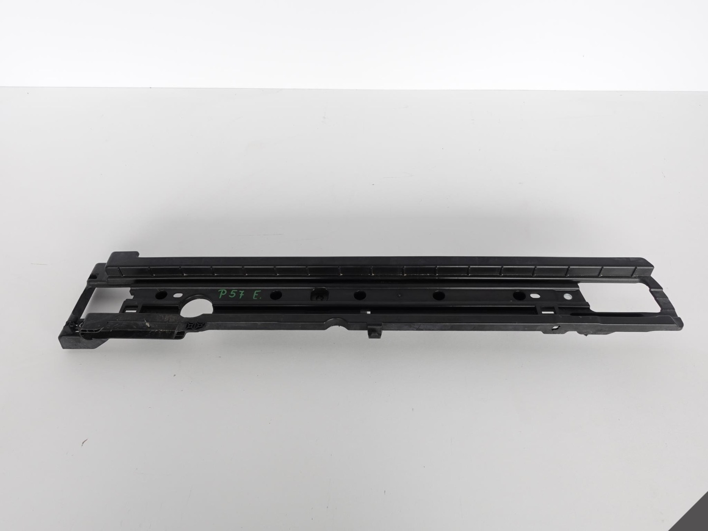 PORSCHE CAYENNE 7P5 TOUAREG moulding boot right