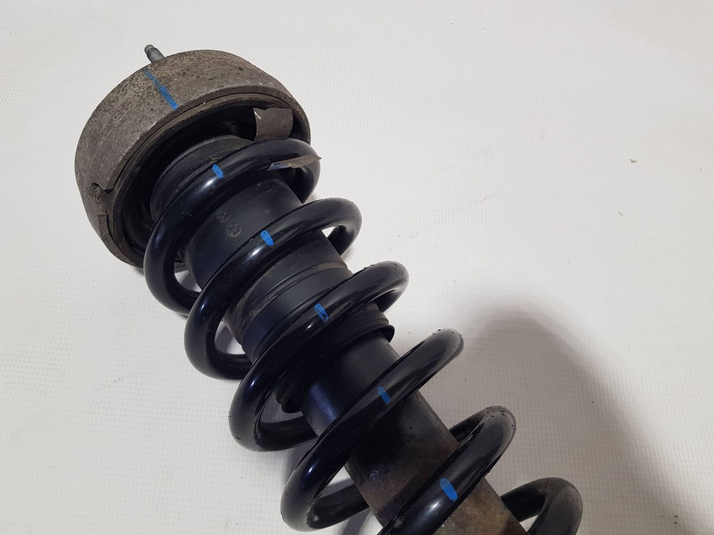 shock absorber front front right BMW X5 E70 6781920
