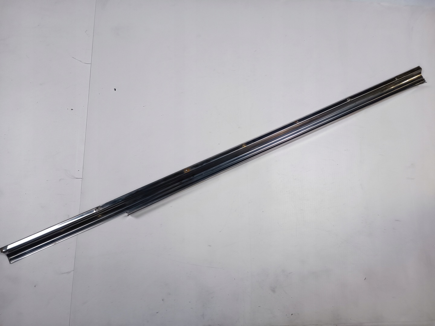 moulding threshold right Mercedes SL R107 C107