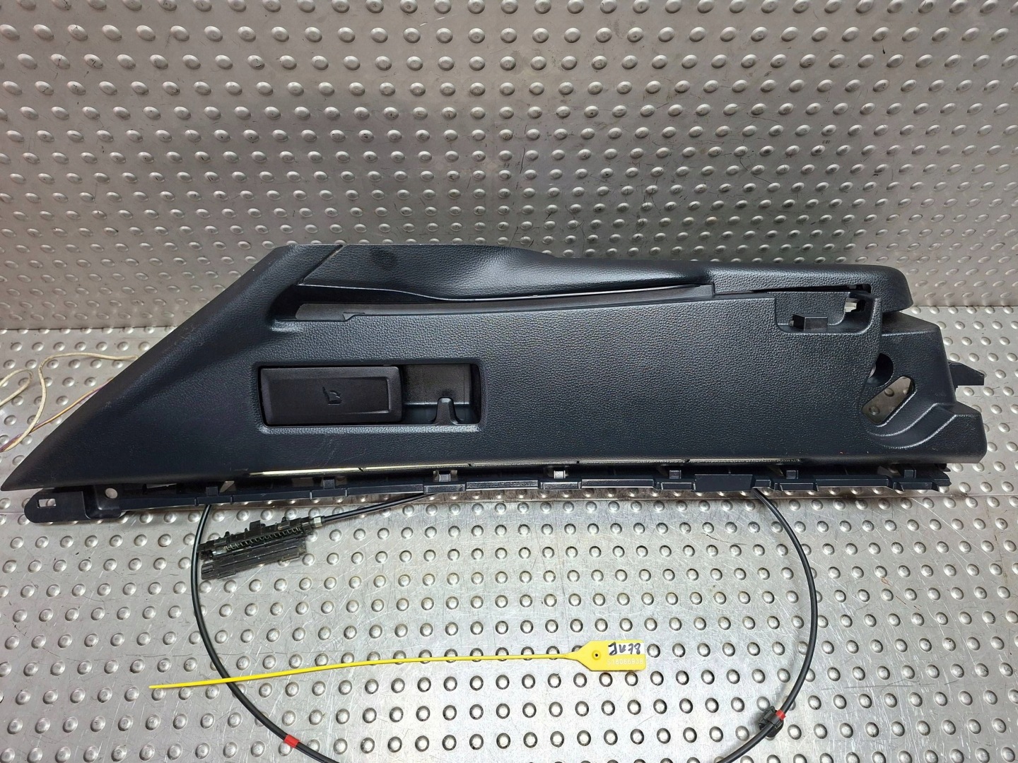 side upholstery boot LED left rear TOYOTA COROLLA COMBI E21 19