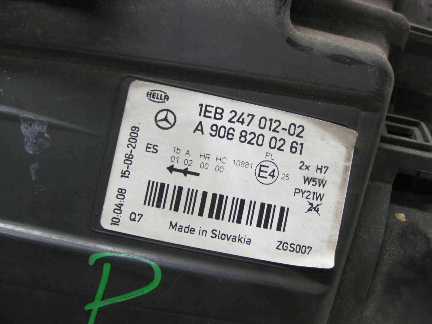 MERCEDES SPRINTER W906 light right front REFLEKTOR A9068200261