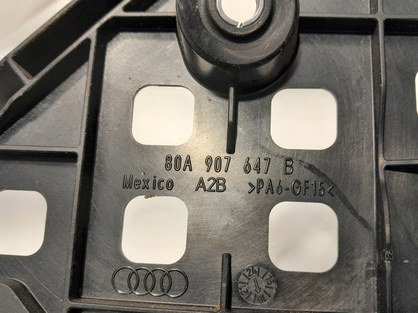 AUDI Q5 80A bracket holder STEROWNIKA 80A907647B