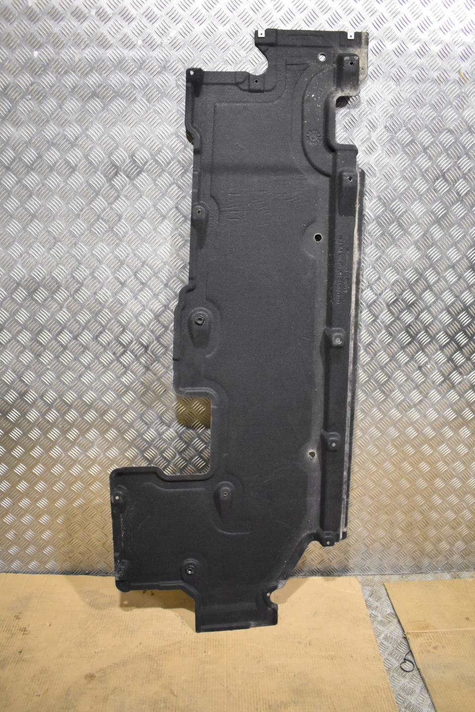 IDEALNA cover chassis right AUDI A8 D5 1