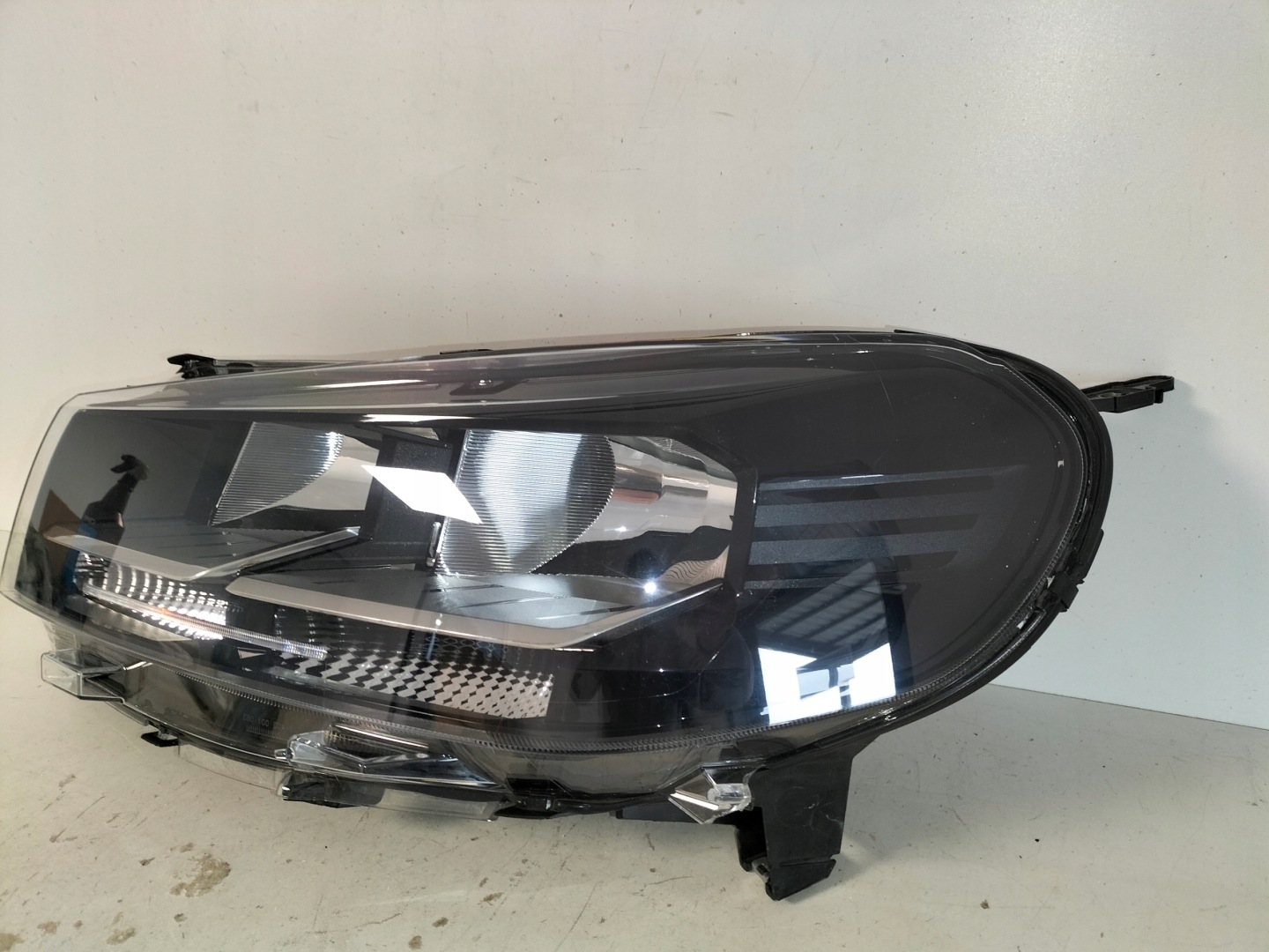 light front reflektor left EXPERT IV 24- JUMPY IV 24- VIVARO C LIFT 24