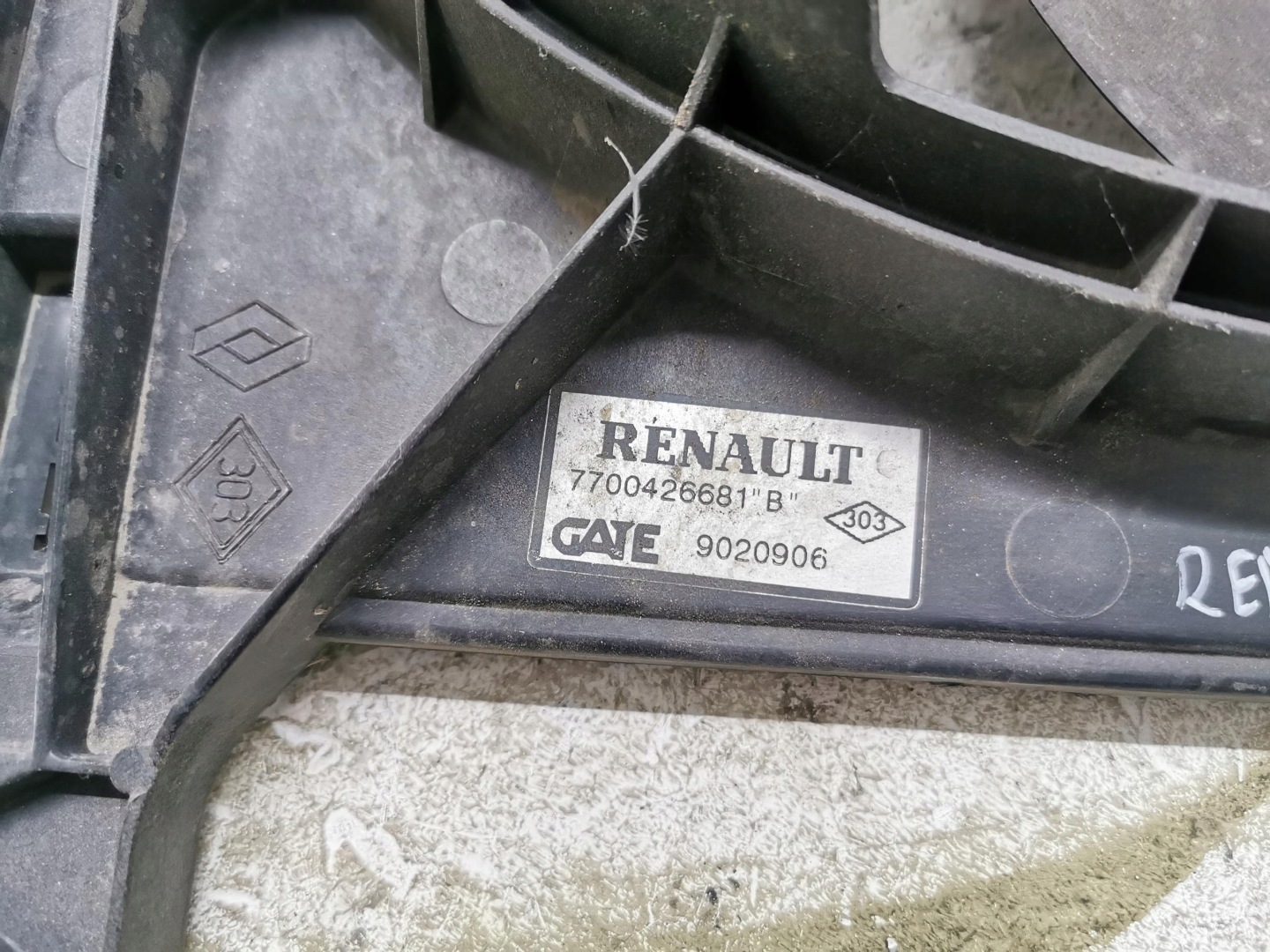 radiator fan RENULT MEGANE and 7700426681